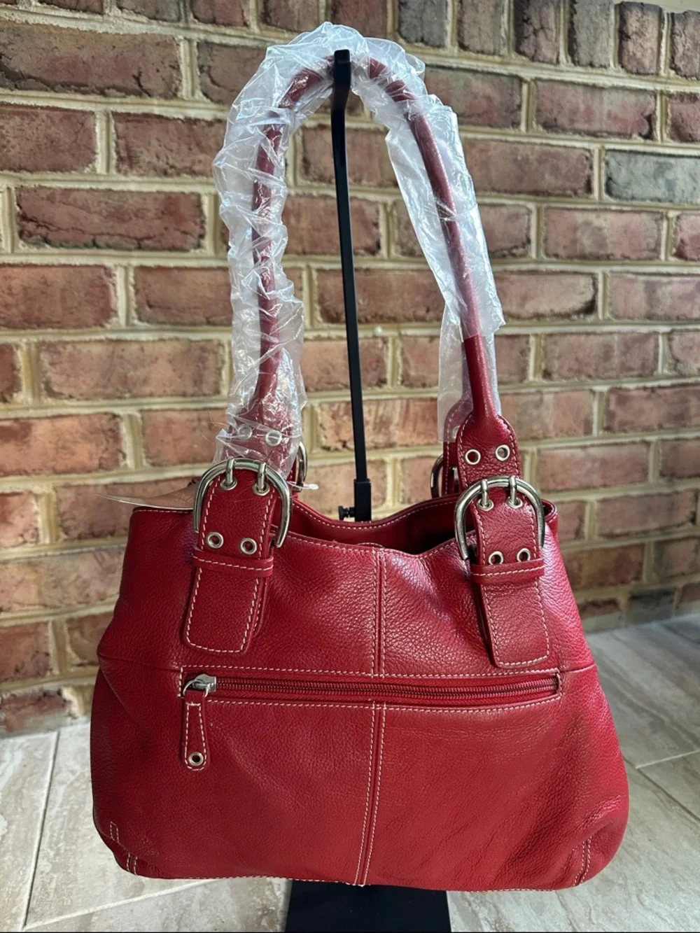 Tignanello Red Pebble Grain Genuine Leather Shoulder Bag - Picture 3 of 9